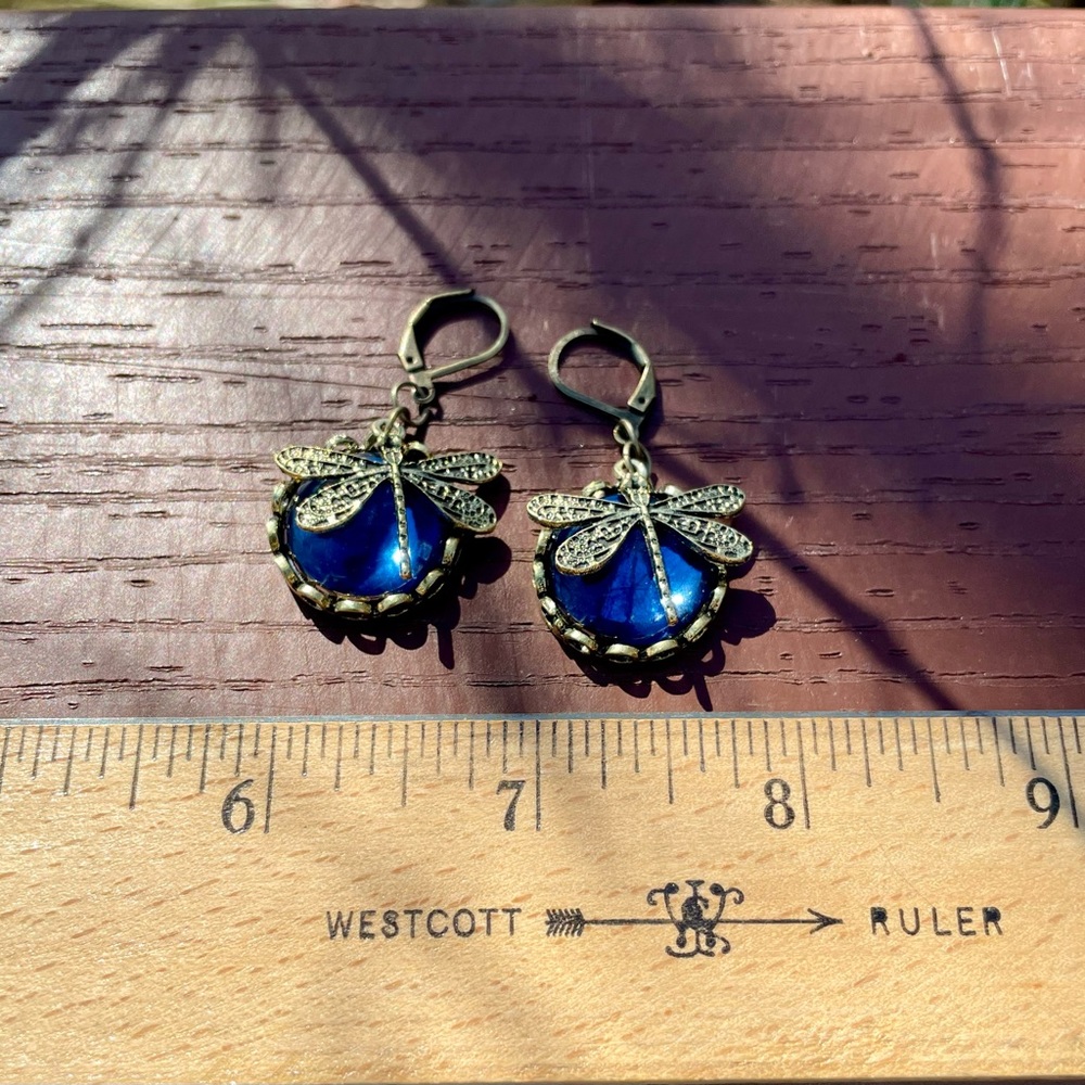 NWOT Vintage Style Brass and Glass Dragonfly Earrings - Picture 4 of 6